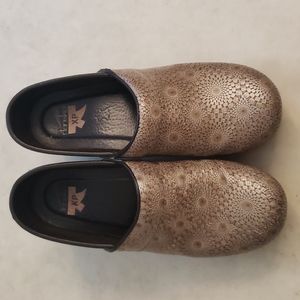 Dansko XP size 36